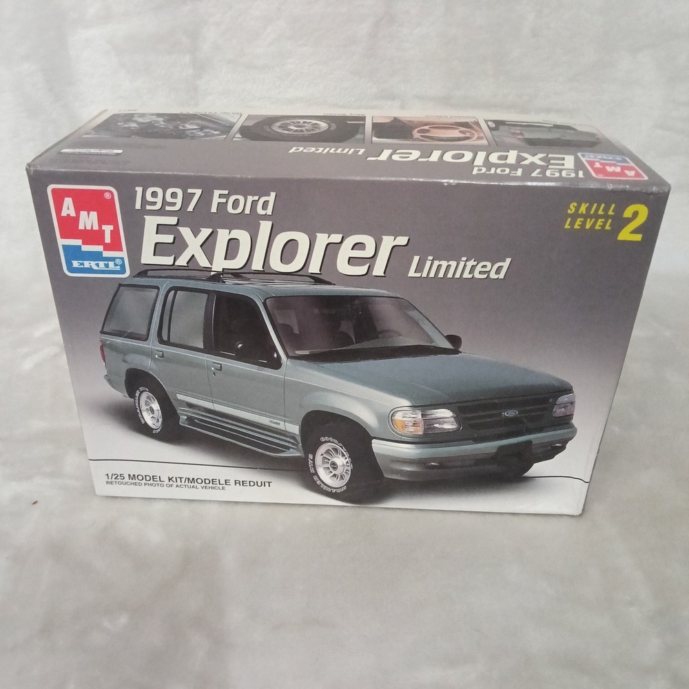 AMT Ertl 1997 Ford Explorer Limited 1/25 Scale Model Kit 8971 Skill Level 2 READ